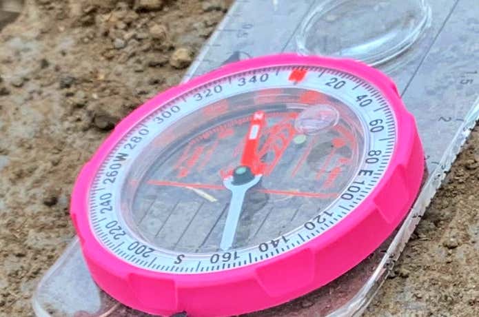 オイル内に気泡が生じてしまったコンパス