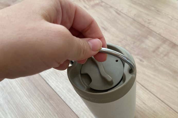 ふたにハンドルがついたタイプは持ち運びが便利