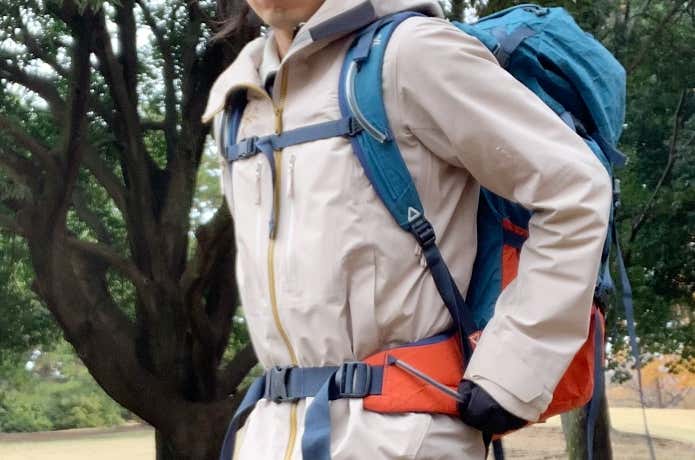厚着の上から背負っても身体の動きを邪魔しないか