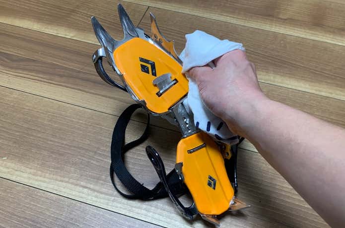 使用後はアイゼン・ケースともに水分をしっかり落としましょう