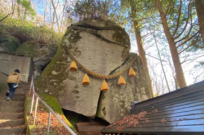 石割神社
