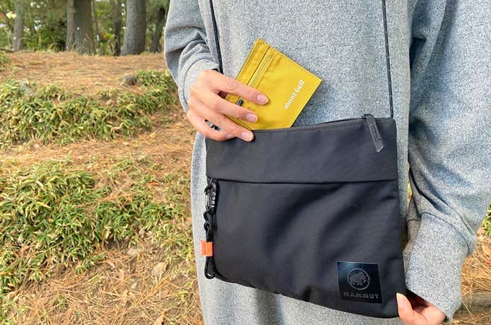 サコッシュに入るモンベルの財布