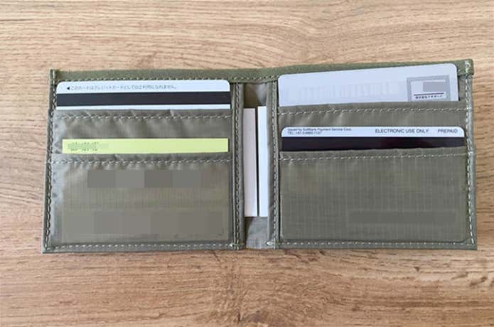 フラットワレットのカード収納