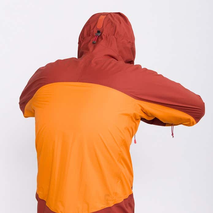 ダイナアクション パーカの背中