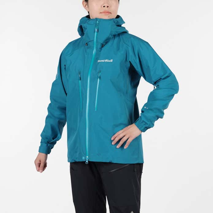 ディナリパーカ Women'sを着る人