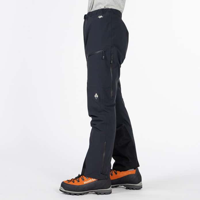 ライトアルパインを履く女性