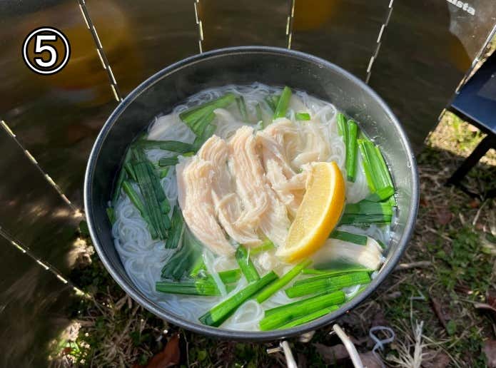 サラダチキンのフォー
