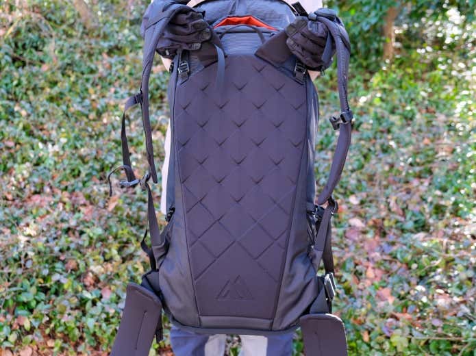Deuter｜ガイド 34+8
背面