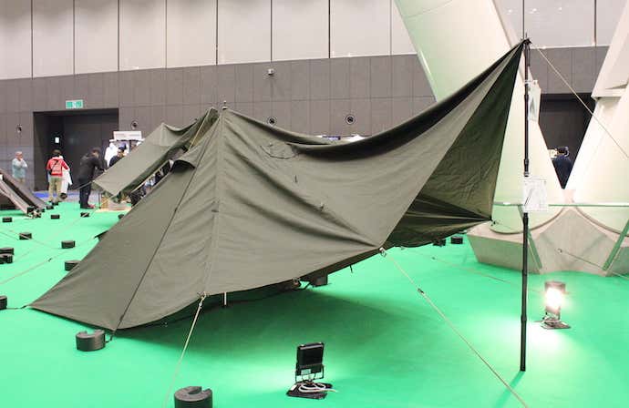 新商品が充実していたテント、シェルターコーナー