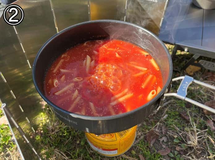 簡単山ごはん（トマトペンネ）