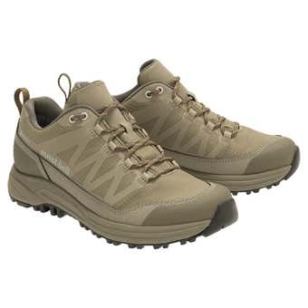 ゴアテックス採用をしたハイキング向けモデル