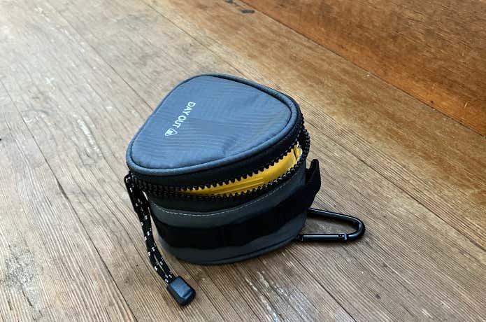 OnIGIRU（オニギル）におにぎり1個と大福1個とコップを収納