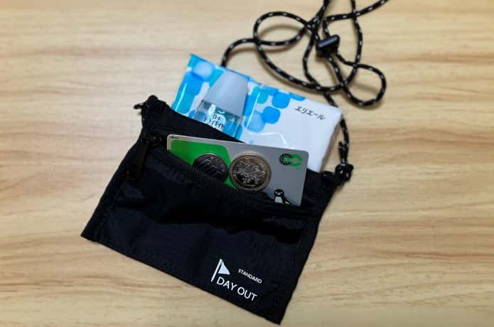 DAYOUTのネックウォレット