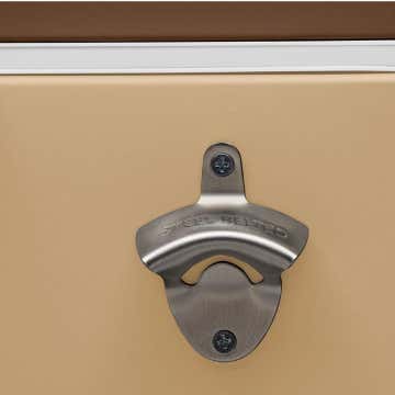 コールマン54QTスチールベルト(R)クーラー(バターナッツ )のボトルオープナー