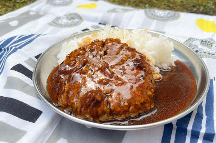 煮込み風ハンバーグの出来上がり