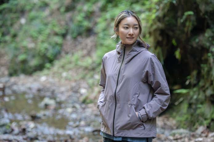 サロモン OUTERPATH 2.5L WATERPROOF