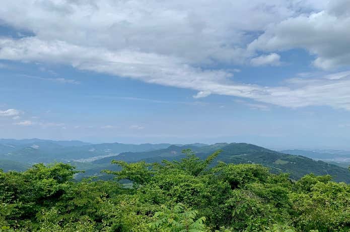 皇鈴山・登谷山へ続く稜線
