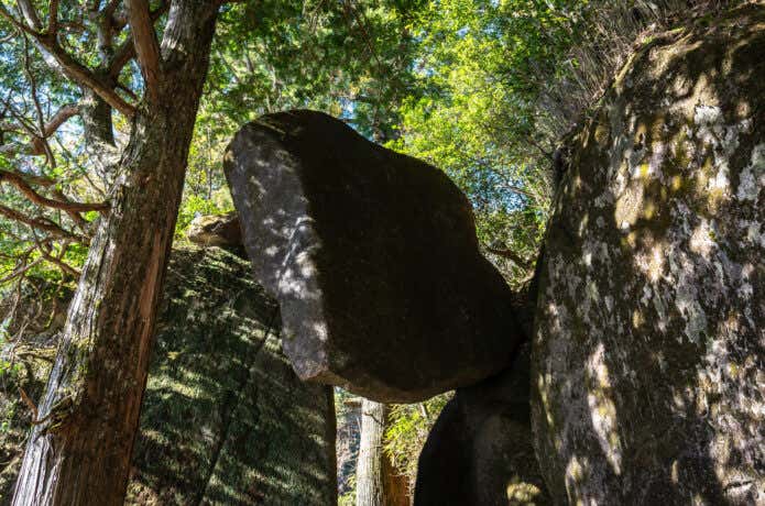 筑波山 登山道の岩