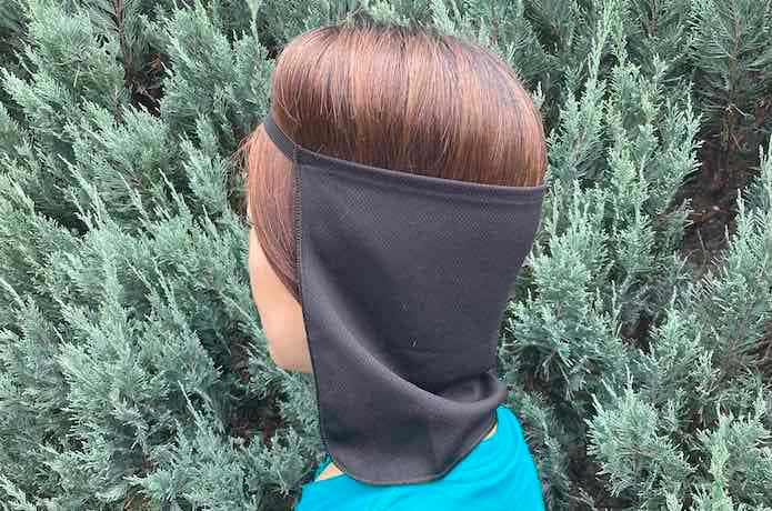 おでこに直接着用する