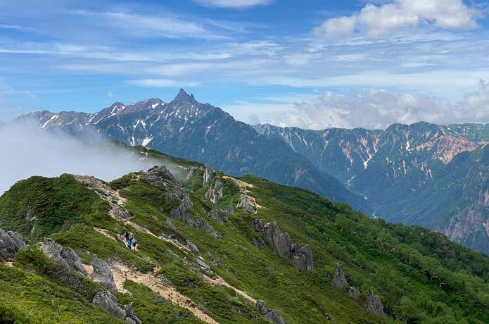 燕岳から大天井岳に向かう稜線