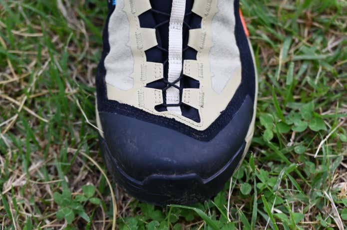 サロモン　X ULTRA ALPINE GTX　前足側にフォーカス　