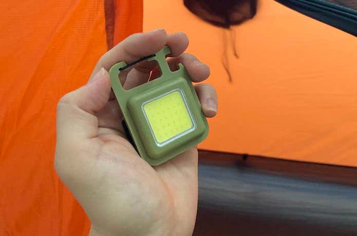 ダイソーの充電式COBライト