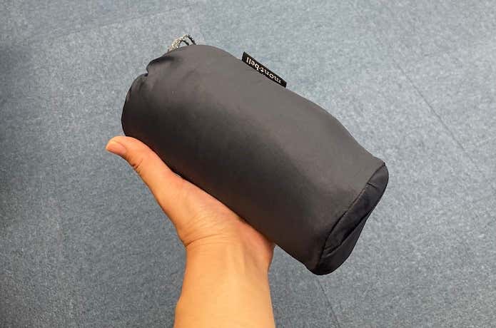 サーマラップを付属の収納バッグに入れるととてもコンパクトになる