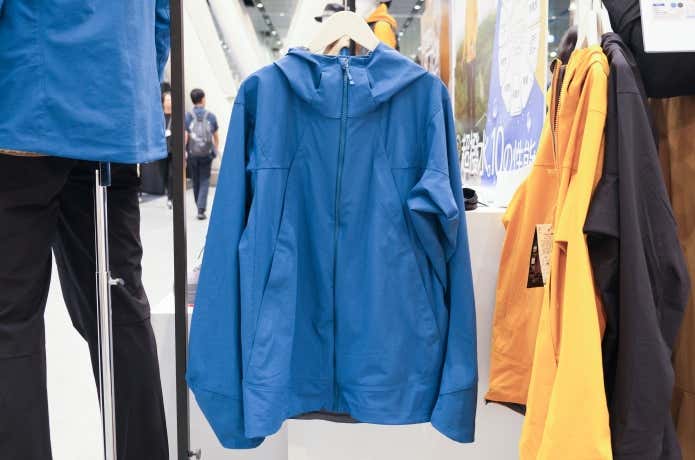 【2,900円】PREMIUM超撥水 ソフトシェルトレックフーディー