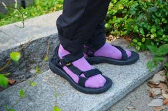 【2024】Teva（テバ）のサンダル人気6選＆最新モデル！サイズ感やコーデまとめ