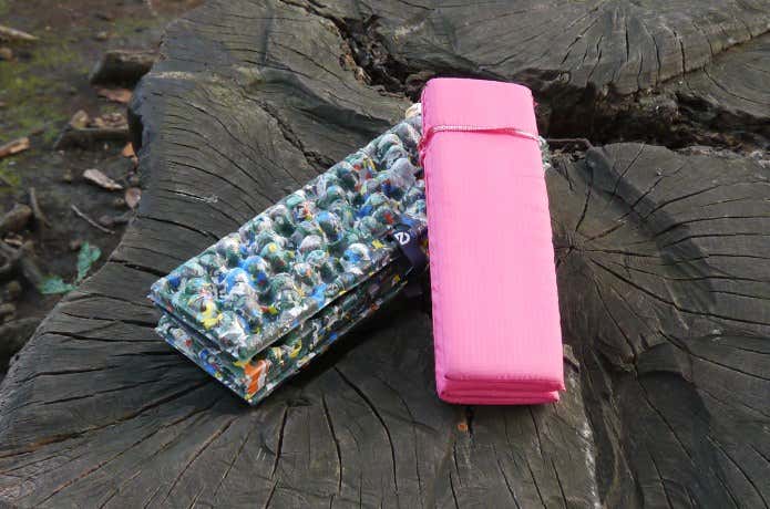 畳んだ登山用座布団