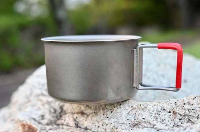 エバニューのチタン製のカップ
