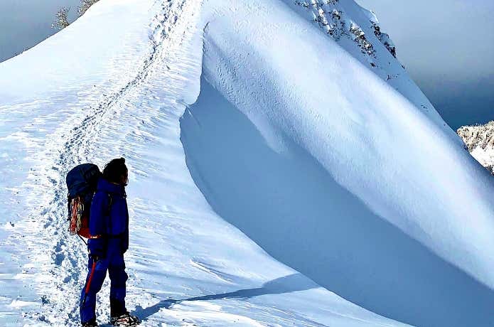雪山登山の風景