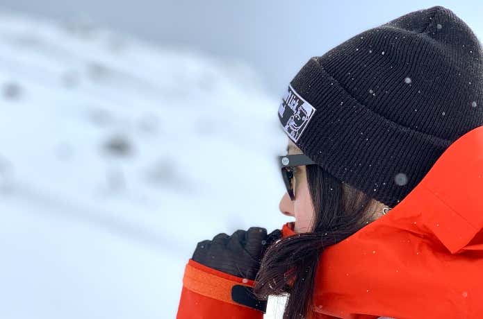 雪山では複数の手袋を重ねて着用する
