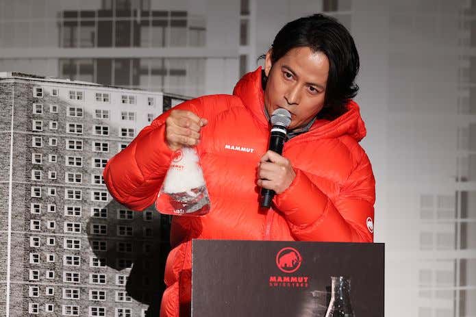 ダウンの撥水性を試す実験