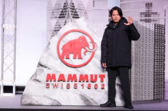マムート新作コレクションに登場する岡田准一さん