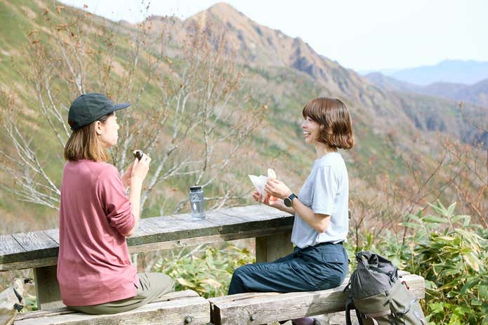 沼る人続出！？シルキーな着心地の極上ウェアで登山の”気になる