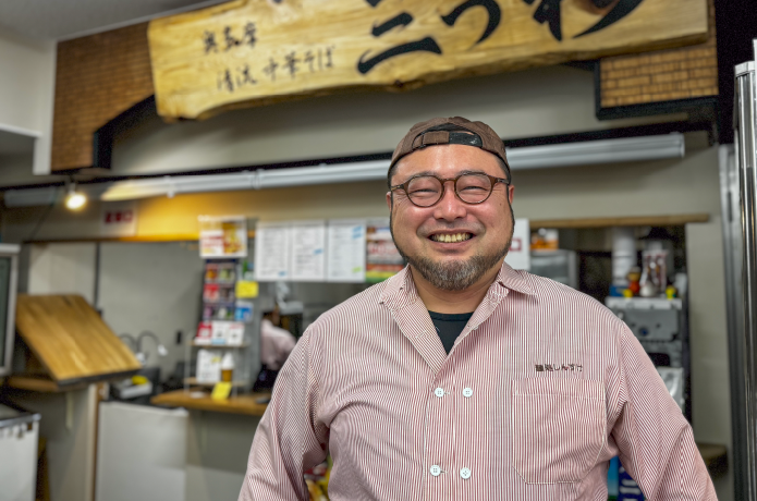 奥多摩清流中華そば 三つ杉の店主の笑顔