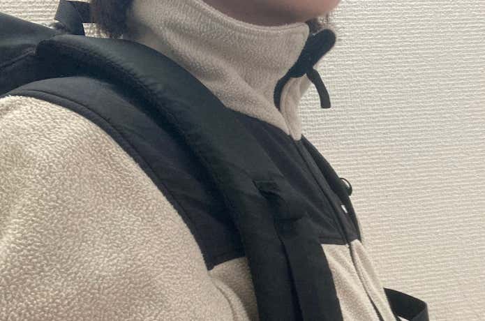 マウンテンバーサーマイクロジャケットの肩部分の補強