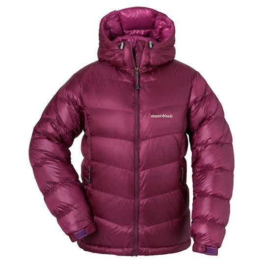 モンベルのダウンを暖かさ別に比較解説！軽量＆保温力抜群で登山