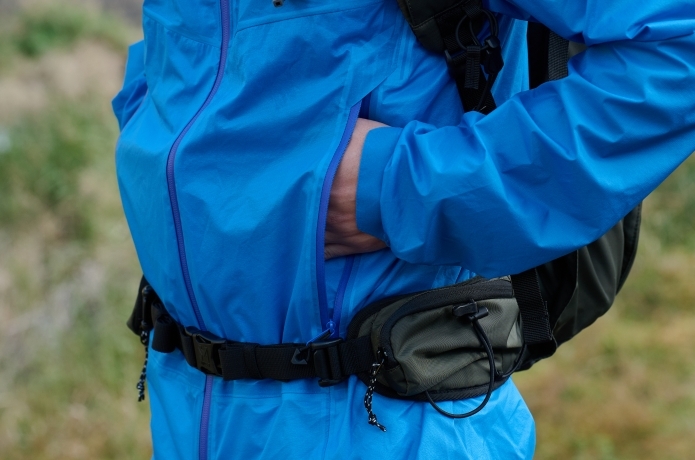 両サイドにあるポケット