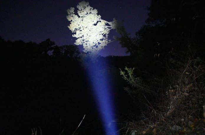 遠方をスポット照射した様子