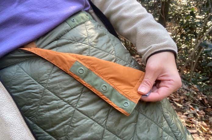 スナップボタンでウエスト調整が簡単