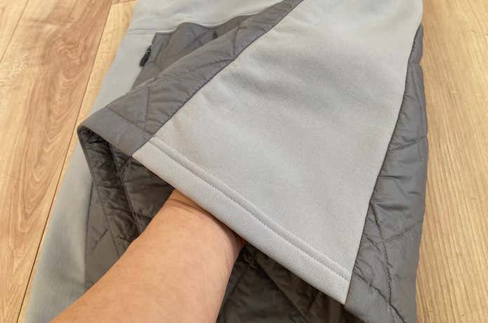 サーマラップトレールスカートの両サイドはストレッチ性あり