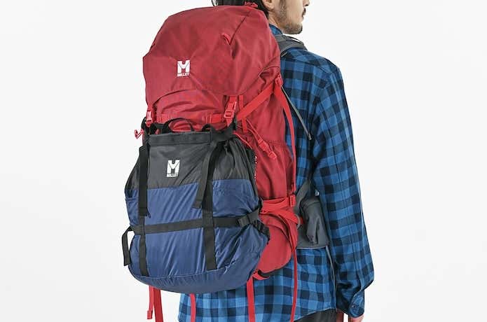 トートバッグをザックに装着した様子