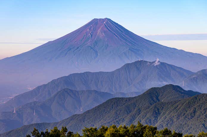 雁ヶ腹摺山から見る夏の富士山