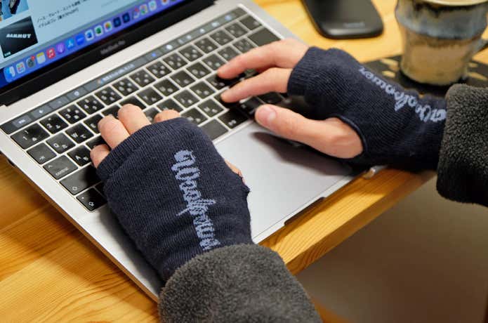 ハンドウォーマーでのパソコン作業