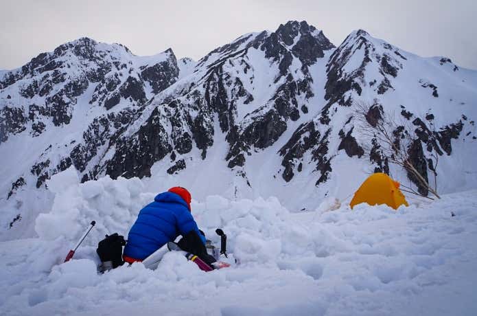 雪山テント泊が劇的に変わる！？ コスパ最強「-30℃対応マット
