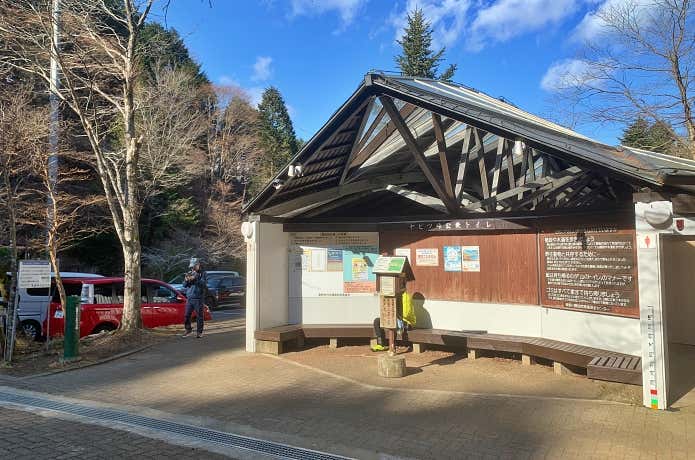 ヤビツ峠のトイレと駐車場