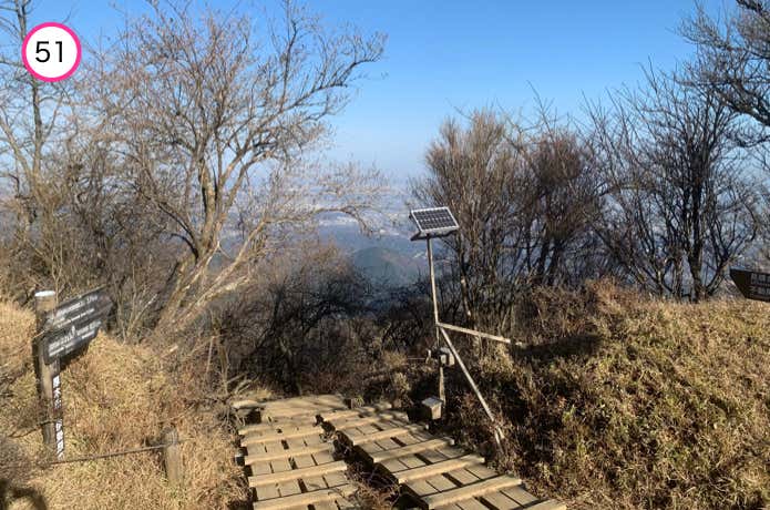 山頂直下の木道