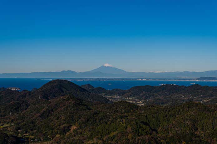 伊予ヶ岳からの東京湾と富士山